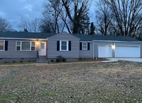 Building Photo - Coming soon with photos-  4/24/26! Lovely 3 -bedroom 2- bathroom in established Huntsville neighb...