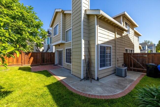 Building Photo - 34267 Quartz Terrace