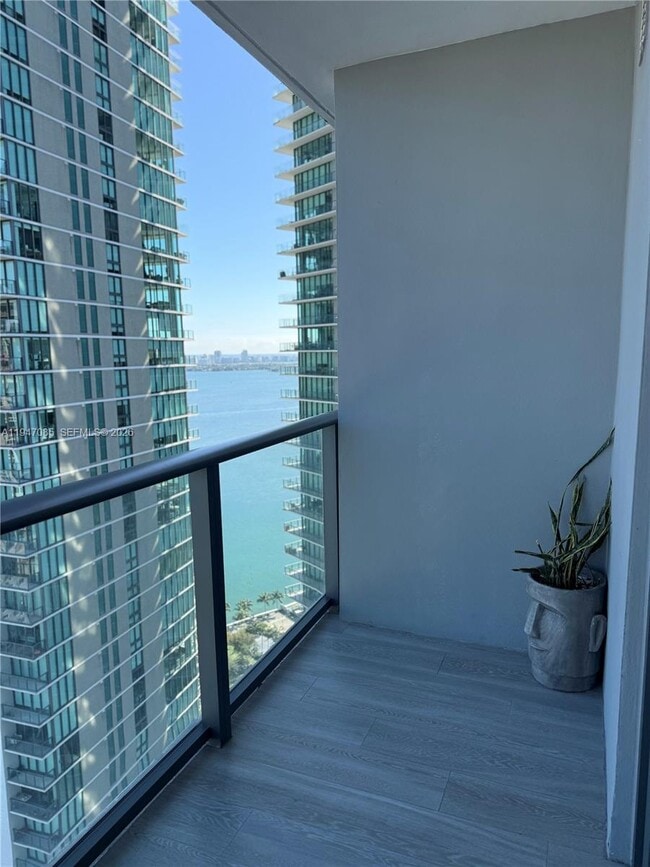 Building Photo - 501 NE 31st St