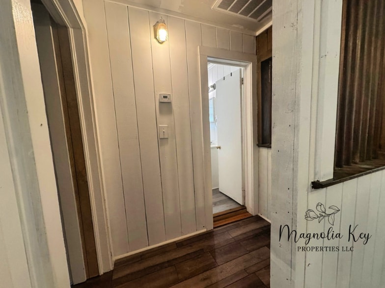 Building Photo - 7203 Porcher Dr