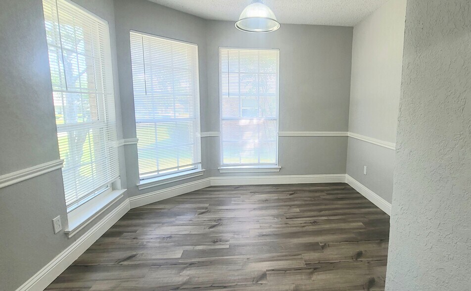 Building Photo - 1008 Brownfield Dr