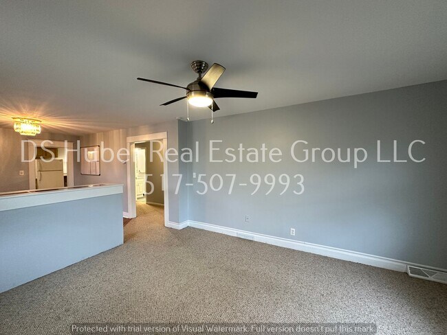 Building Photo - 526 W Hillsdale St