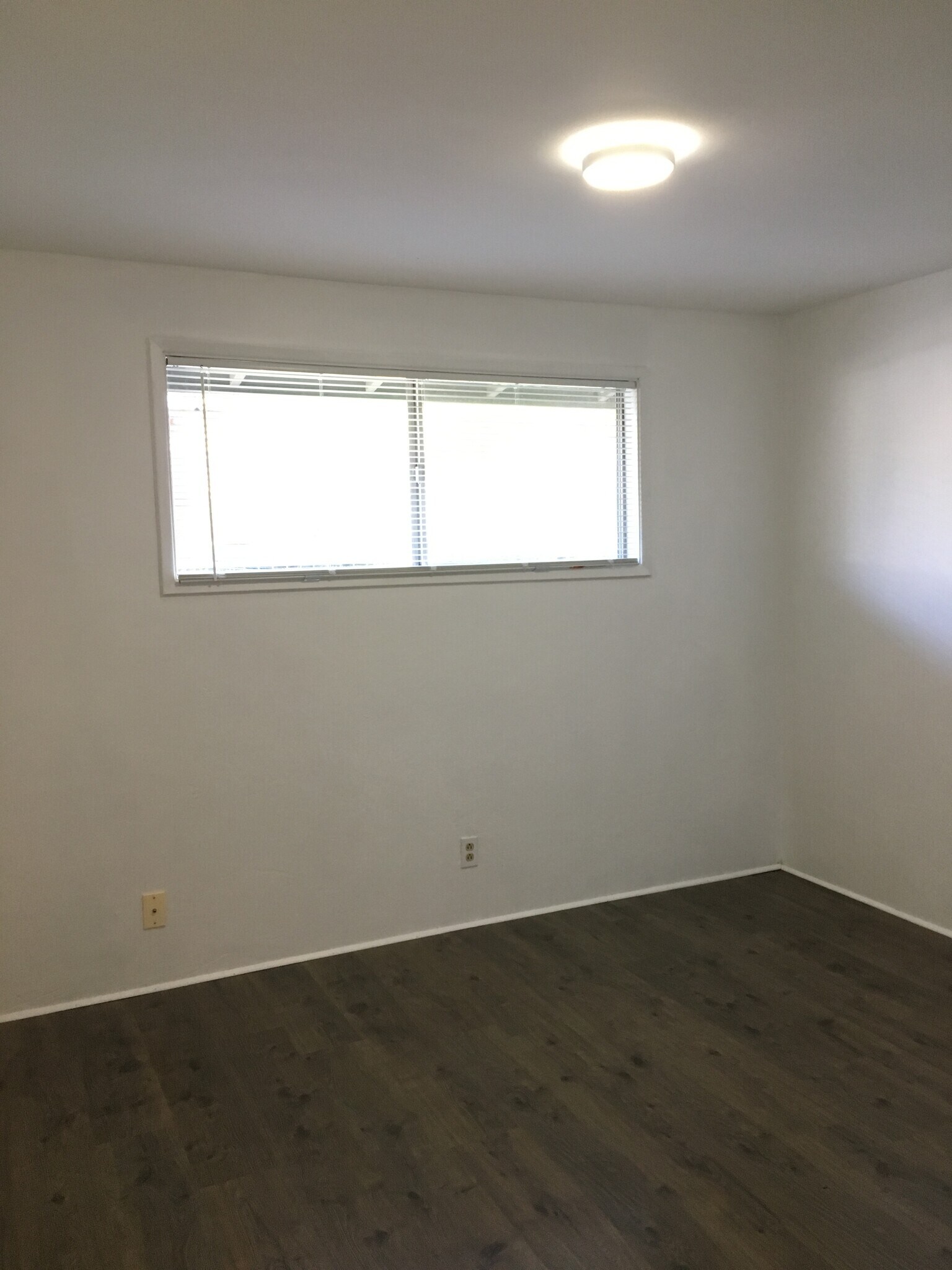 Building Photo - 107 N 3rd St