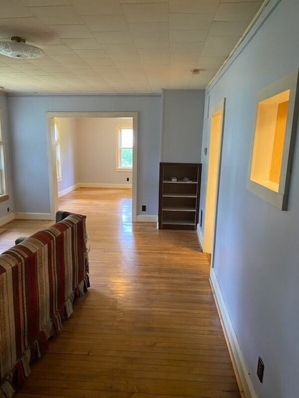 Living room & offset room - 25107 State St