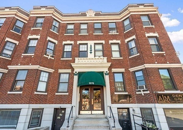 Building Photo - 1576 Commonwealth Ave