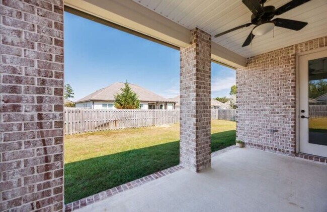 Building Photo - 77 Perimeter Pl