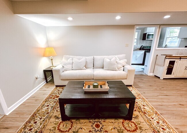 Building Photo - 1408 Highland Trl
