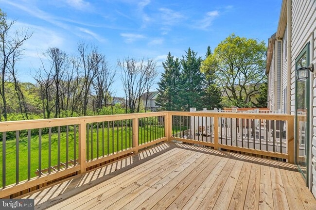 Building Photo - 7123 Gresham Ct E