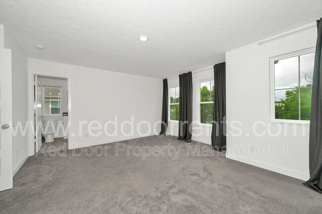 Building Photo - 6380 Apperson Dr