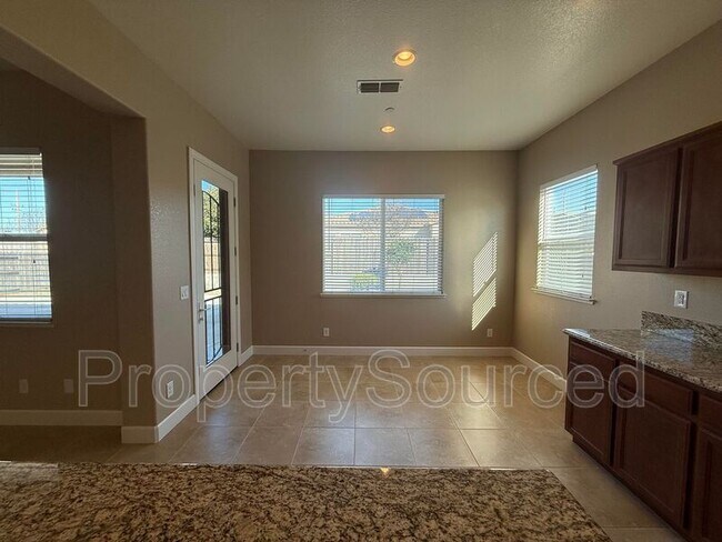 Building Photo - 1073 Kumara St