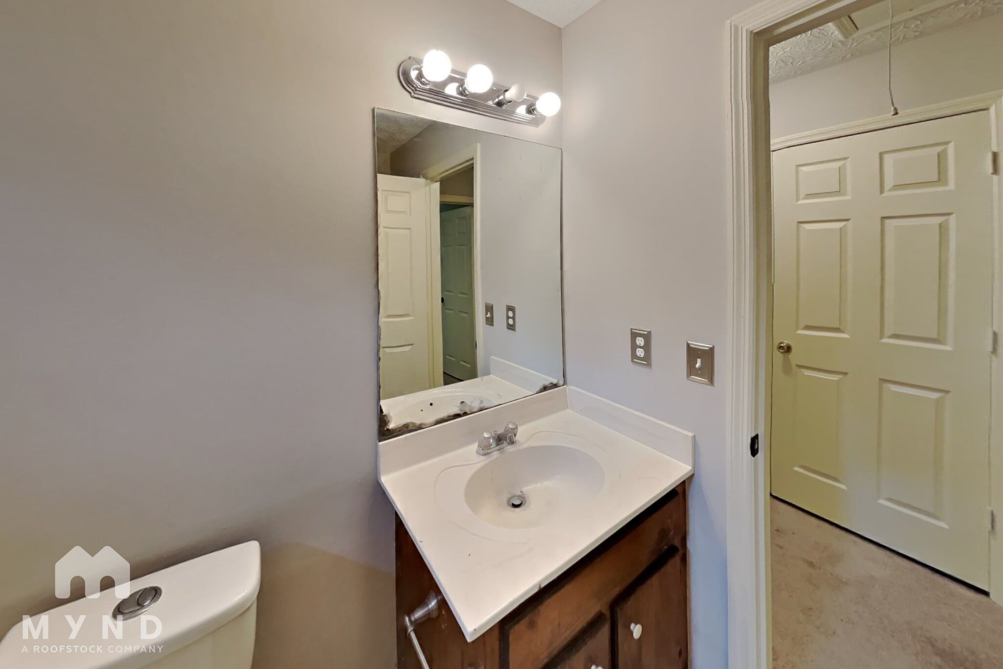 Building Photo - 4915 Willow Ln