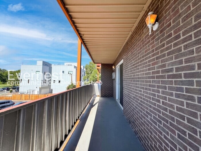 Building Photo - 3047 W 47th Ave