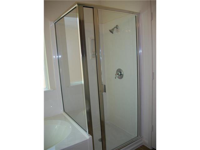 Building Photo - 2021 Nestlewood Dr