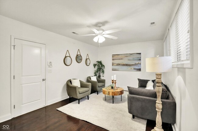 Building Photo - 529 E New York St