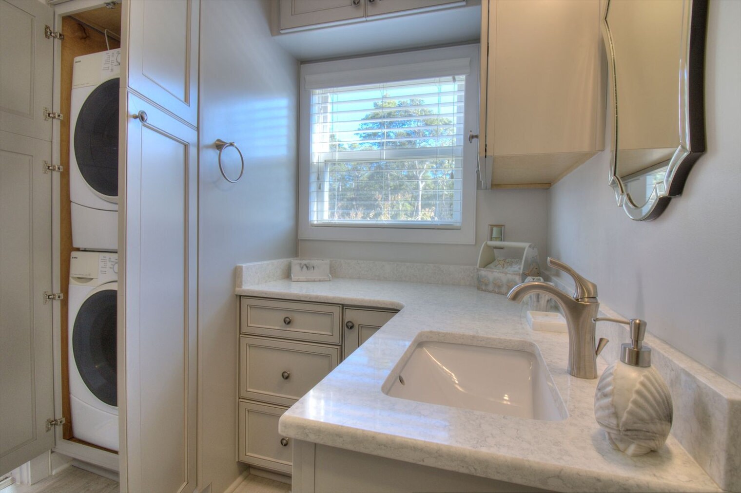 Building Photo - 9689 Stillwater Ct