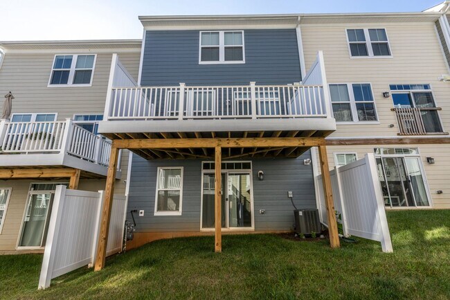 Building Photo - 3430 Montague St