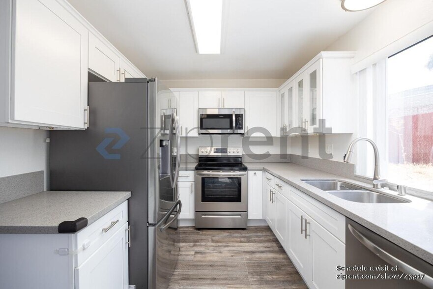 Building Photo - 955 Postal Way