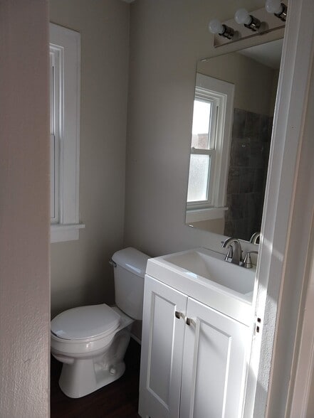 Bathroom - 1007 9th Ave