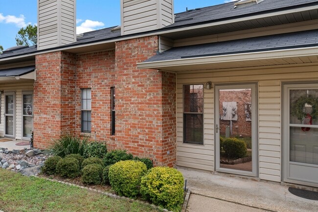 Primary Photo - 3636 Greenacres Blvd