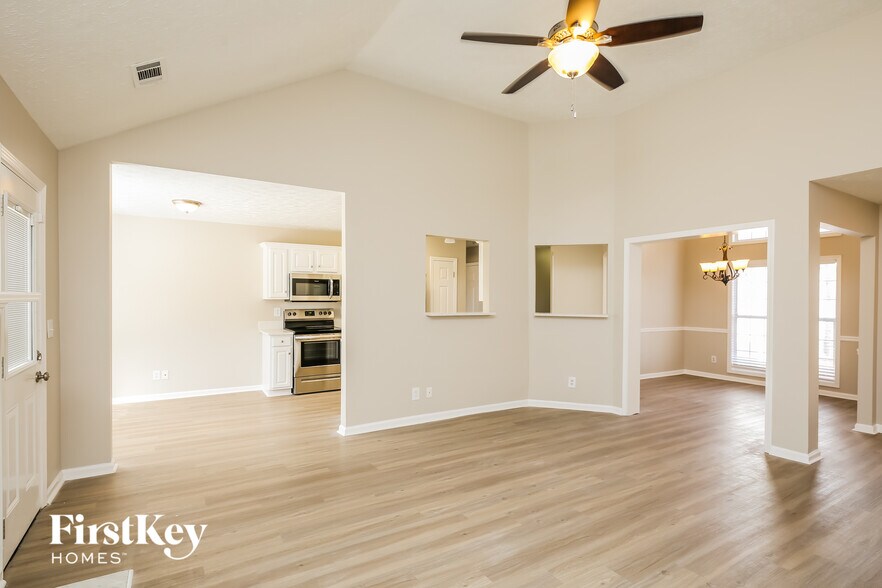 Building Photo - 1510 Smoke Hill Dr NE