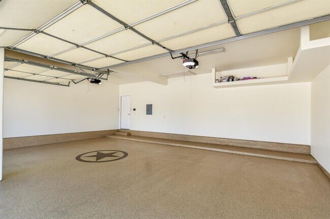 Building Photo - Leander - 4 bedroom, 3.5 bath home with a pool - Highlands at Crystal Falls