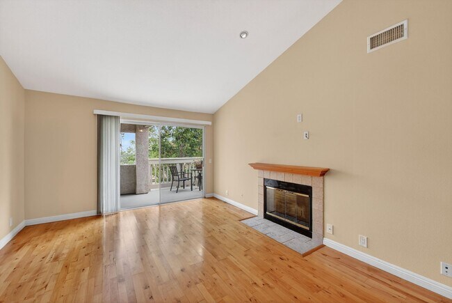 Building Photo - Gated Lake Forest Condo | Pool, Spa, Washer/Dryer & 3 Parking Spaces