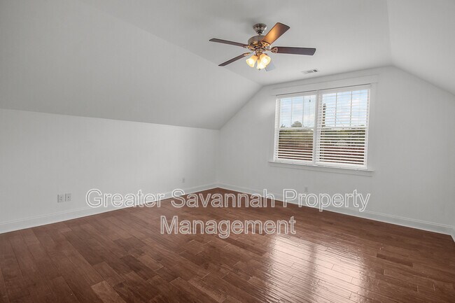 Building Photo - 419 E 54th St