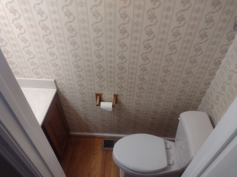 Building Photo - 7 Championship Ct