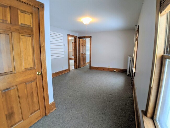 Building Photo - 62 W Main St