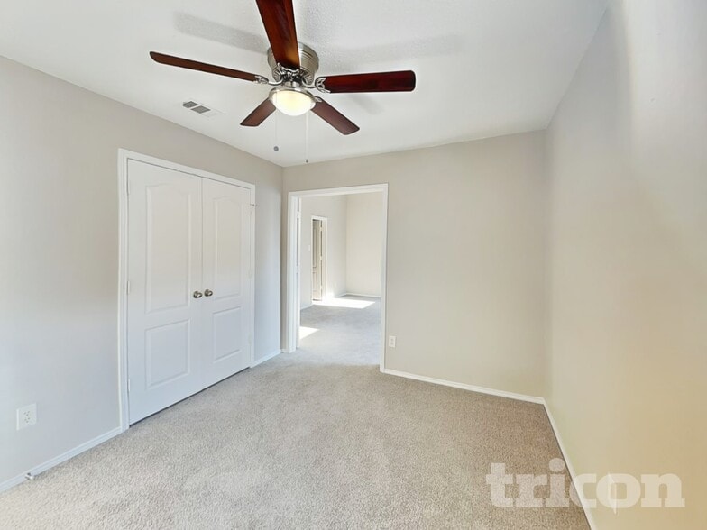 Building Photo - 304 Dakota Dr