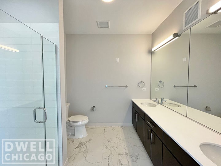 Building Photo - 776 W Quincy St