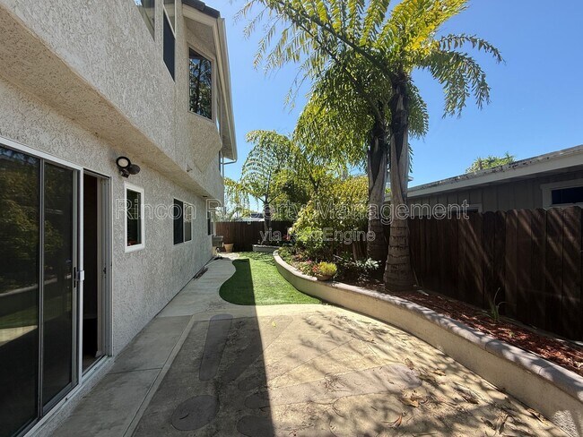 Building Photo - 2462 Pierpont Blvd