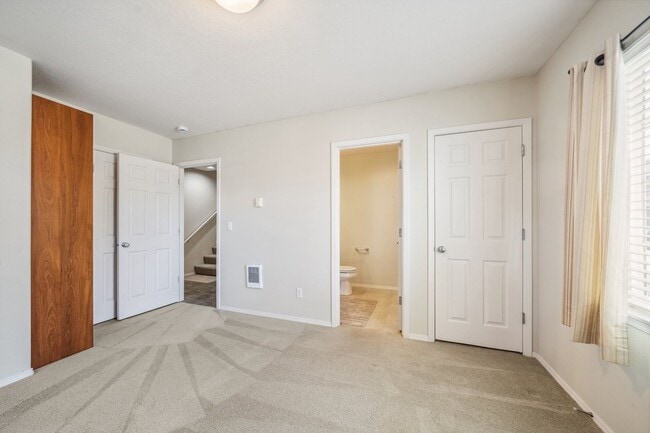 Building Photo - 16884 NW Shadow Hills Ln