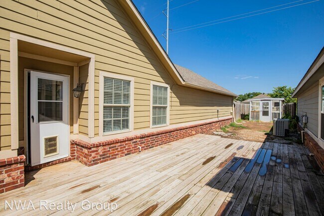 Building Photo - 2 br, 2 bath House - 3906 SW Gibson