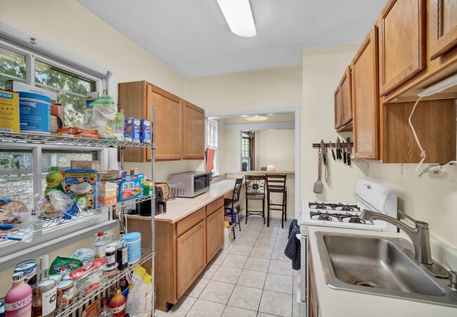 Building Photo - 2303 Ridge Ave