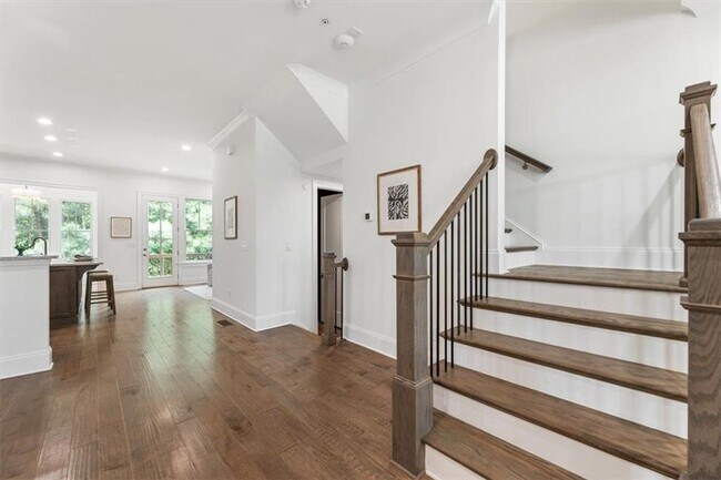 Building Photo - 1233 Parkstead Ln
