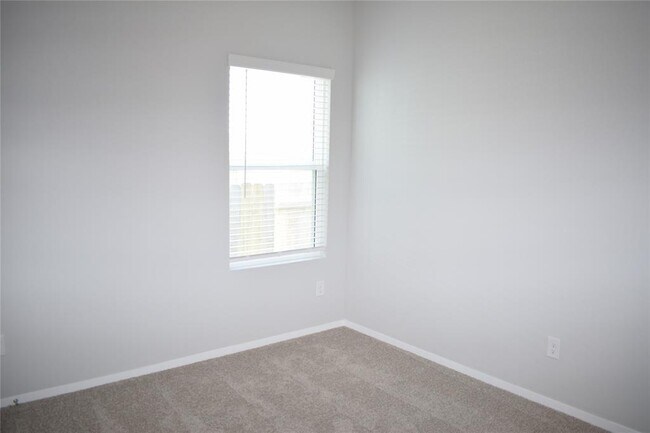 Building Photo - 11705 Murano Dr