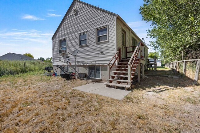 Building Photo - M311AR