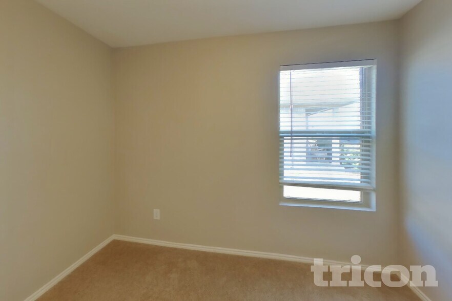 Building Photo - 1704 Claireborne Court Little Elm TX
