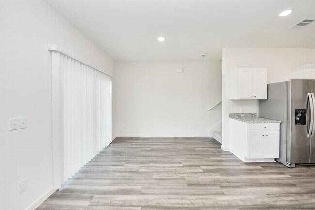 Building Photo - 10302 Florance Spring Dr