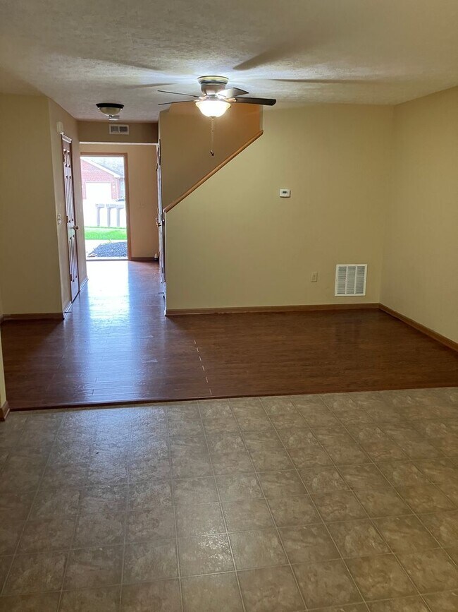 Building Photo - 1046 Laurel Tree Ct
