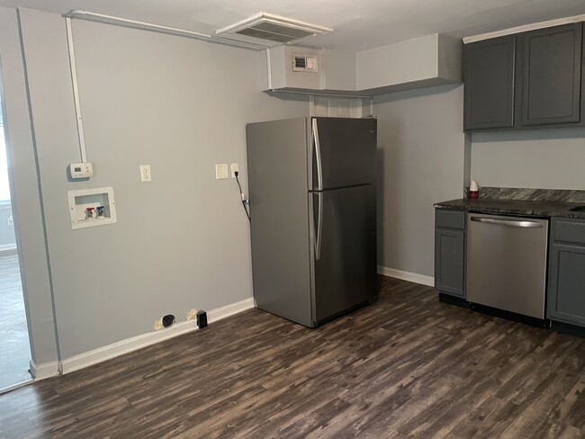Building Photo - 207 Colleton Rd