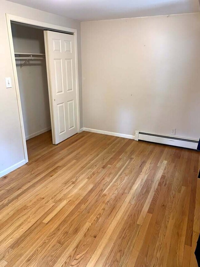 Building Photo - 3 E Main St