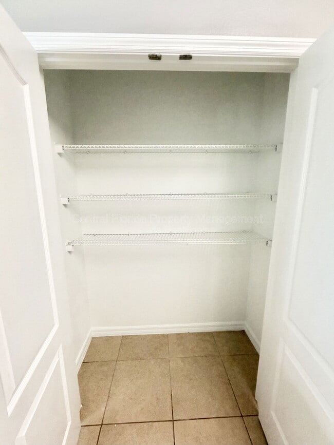 Building Photo - 3520 Seneca Club Loop