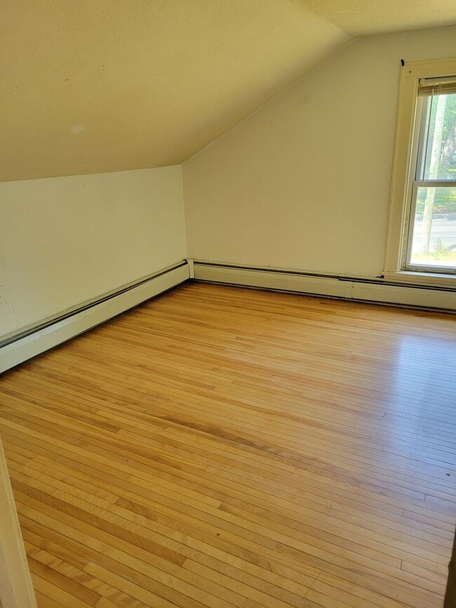 Building Photo - Single Family Home