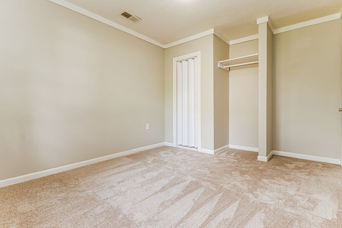 Building Photo - 229 Dogwood Ave