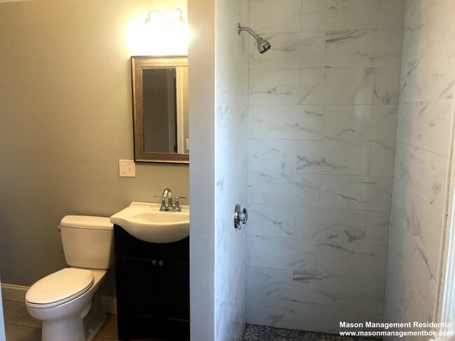 Building Photo - 84 Empire St