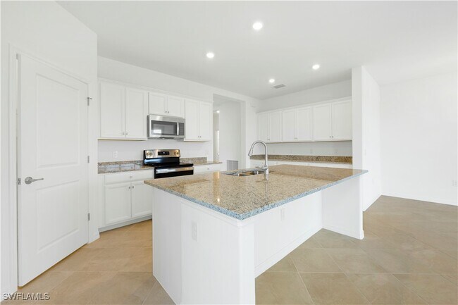 Building Photo - 14640 Palamos Cir