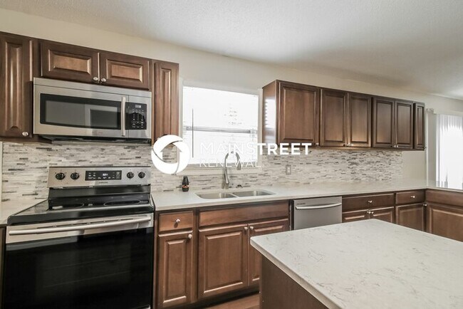 Building Photo - 3 Bedroom Pet-Friendly Home in Lake Mary, FL with Main Street Renewal