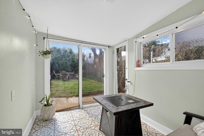 Building Photo - 2440 E Gordon St